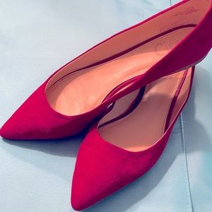 Adorable-go-anywhere fushia flats
